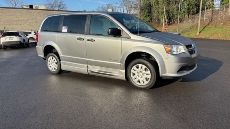 Used 2019 Dodge Grand Caravan SE with VIN 2C4RDGBG7KR598210 for sale in Eugene, OR