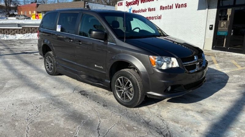 Used 2017 Dodge Grand Caravan SXT with VIN 2C4RDGCG3HR724280 for sale in Eugene, OR